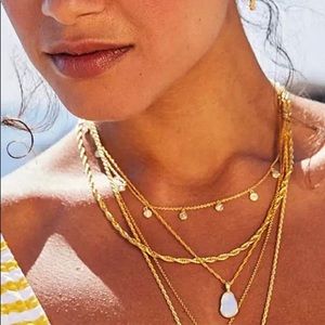 3/70 Necklace mother of shell